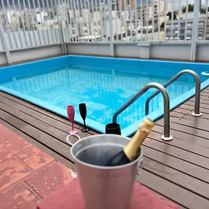 https://flat-em-frente-ao-cais-porto-alegre.hotels-portoalegre.net
